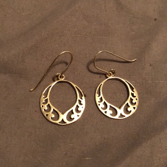 Jewelry - Gold earrings